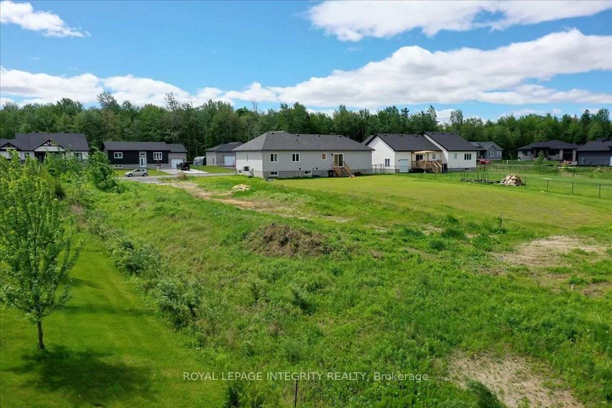 237 ROXANNE Street • Clarence-Rockland, ON photo 8