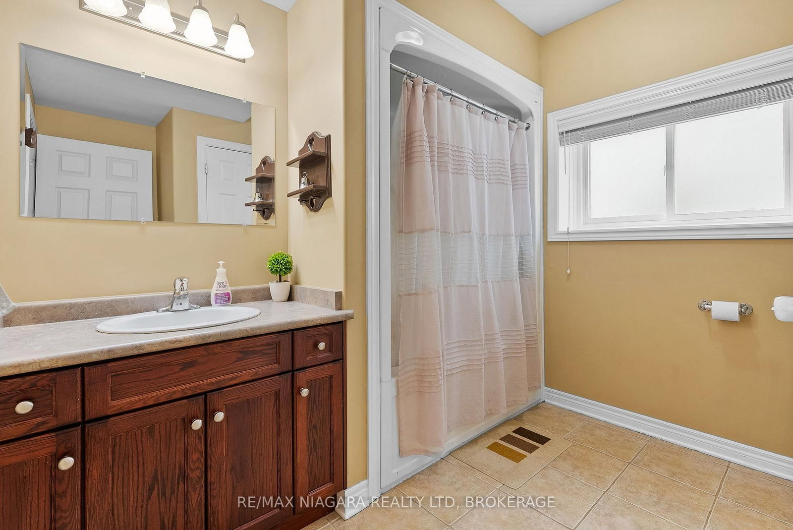 230 Wellbrook Avenue • Welland, ON photo 20