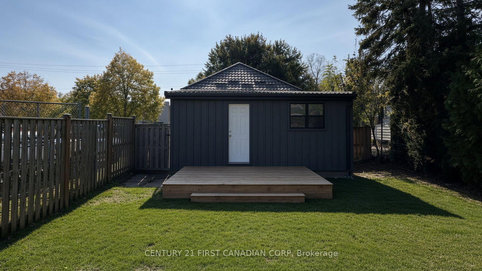 4 Elmwood Place • London South, ON photo 14