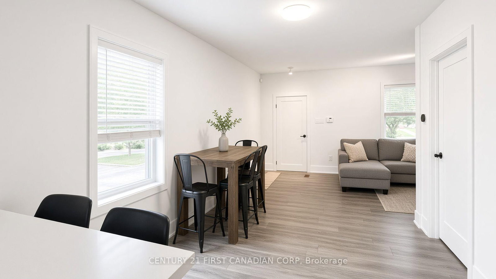 4 Elmwood Place • London South, ON photo 8