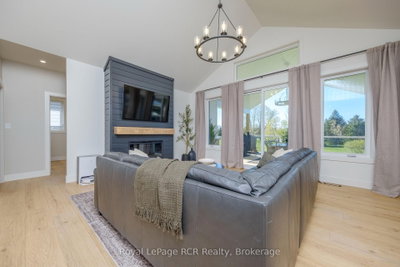 22 Nickason Drive • Arran-Elderslie, ON photo 4