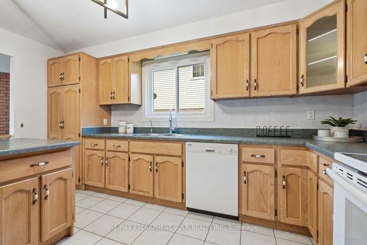 12 Sumner Crescent • Grimsby, ON photo 10