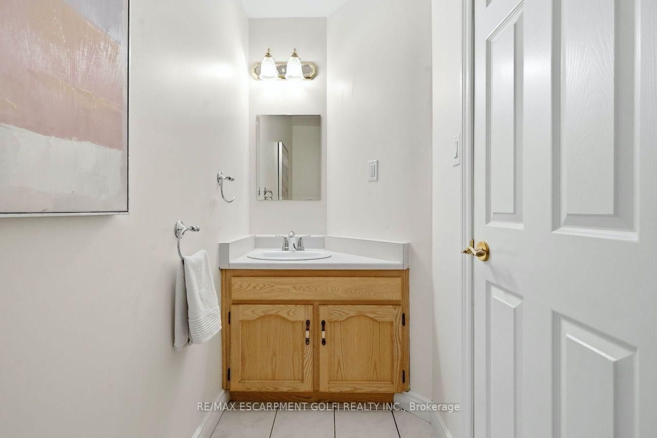 12 Sumner Crescent • Grimsby, ON photo 15