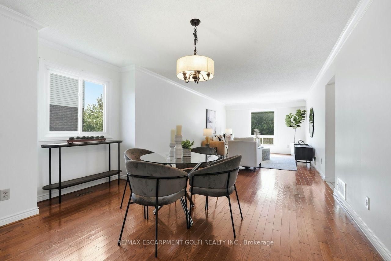 12 Sumner Crescent • Grimsby, ON photo 6