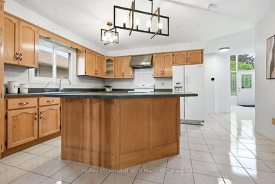12 Sumner Crescent • Grimsby, ON photo 9