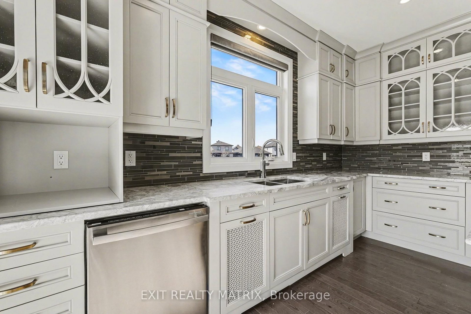 401 Bruges Street • Russell, ON photo 5