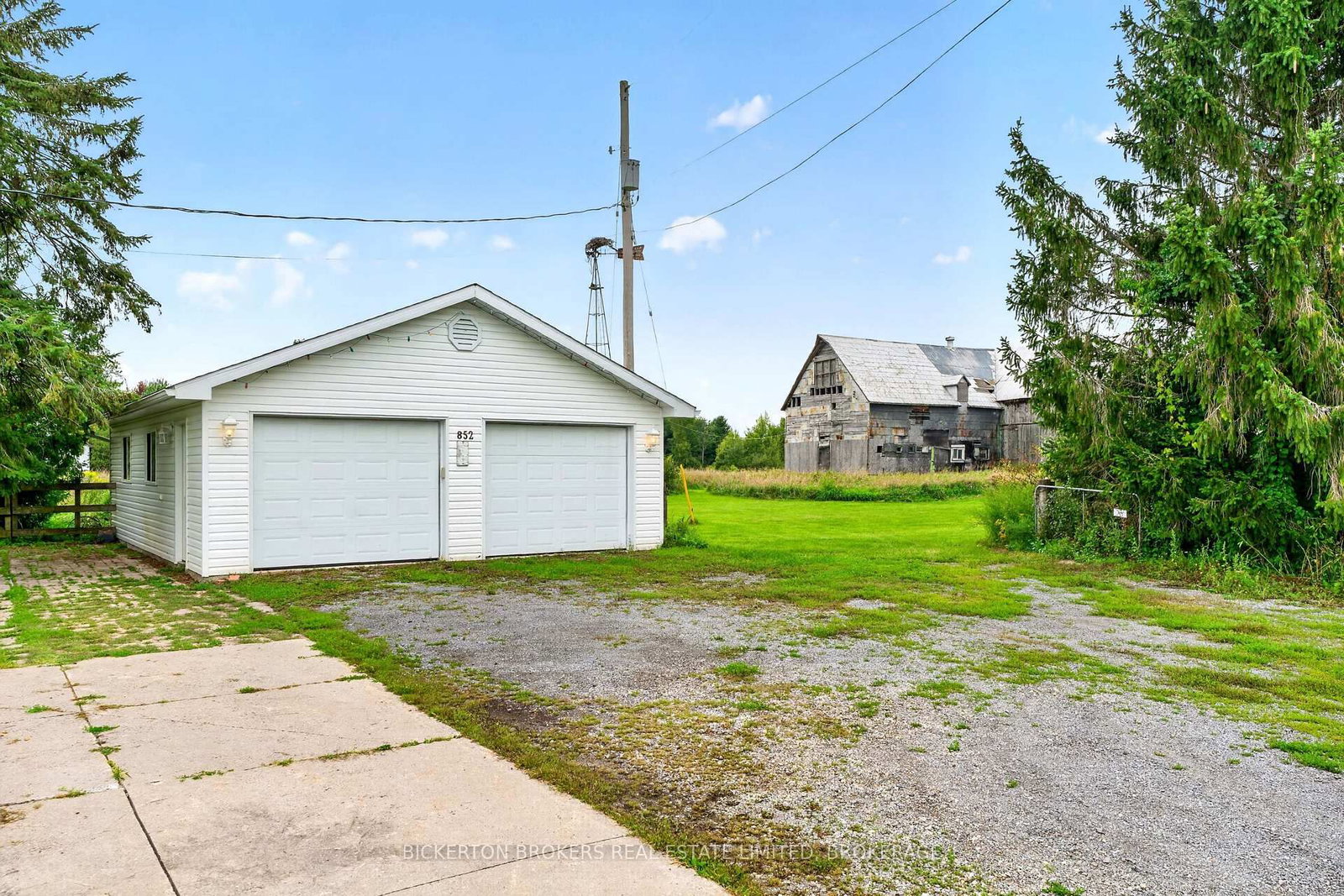 852 Kyes Road • Front of Leeds & Seeleys Bay, ON photo 17