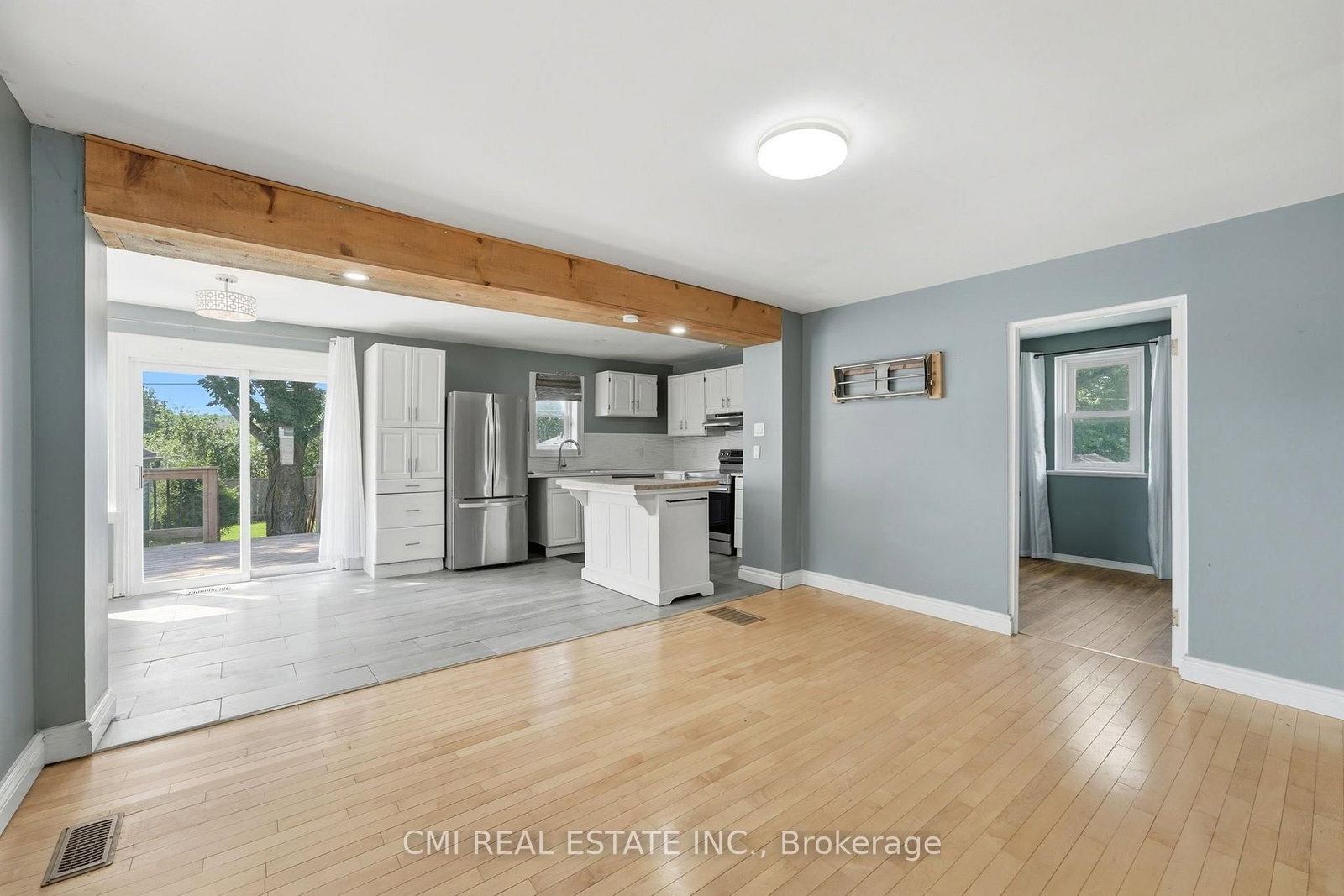 355 Joffre Avenue • Renfrew, ON photo 4