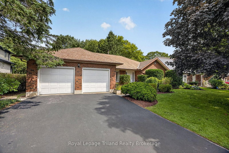 39 Clear Valley Drive