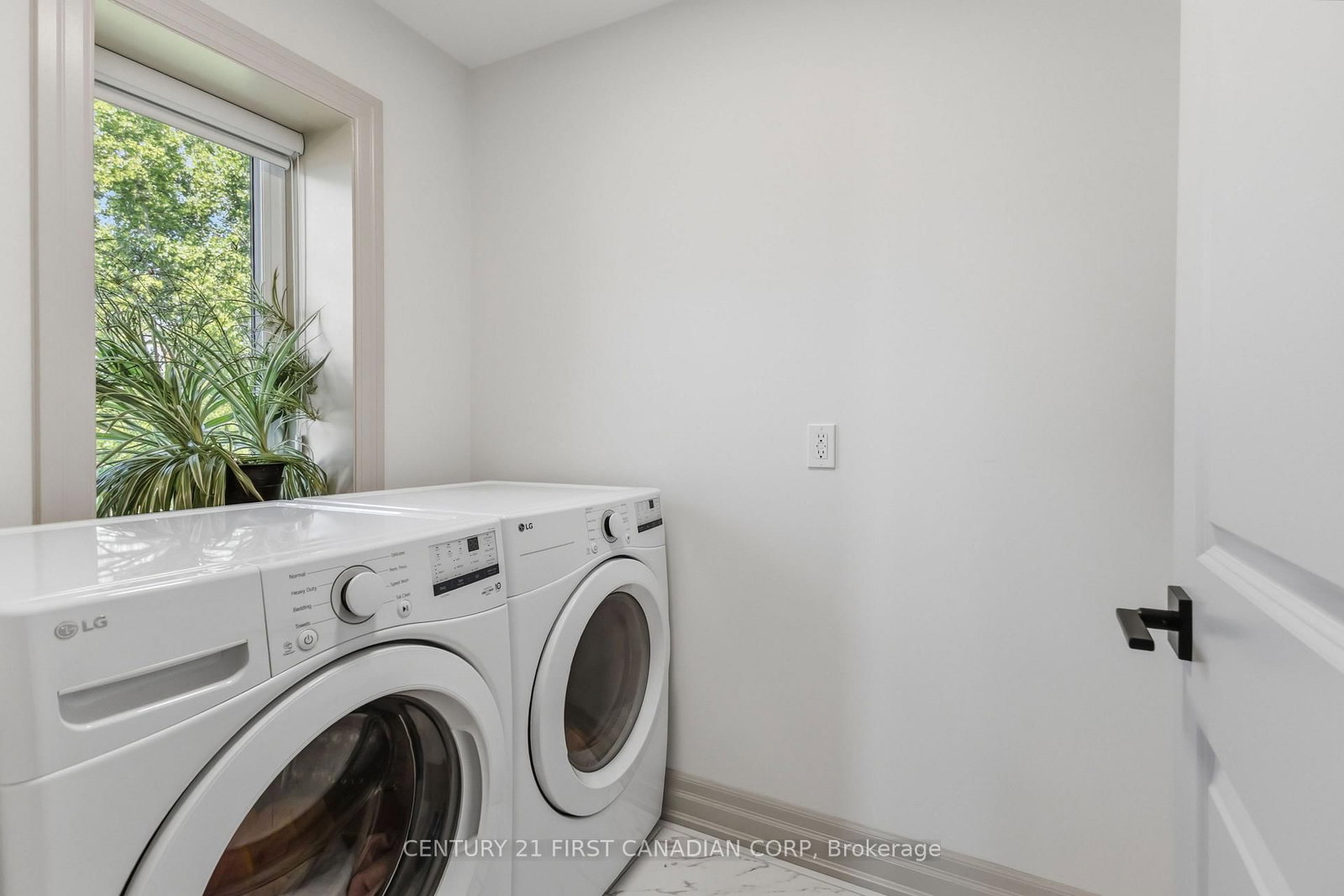 104 GREENE Street • South Huron, ON photo 28