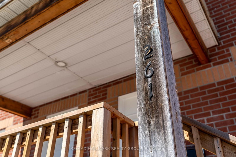 3 - 261 Somerset Street E