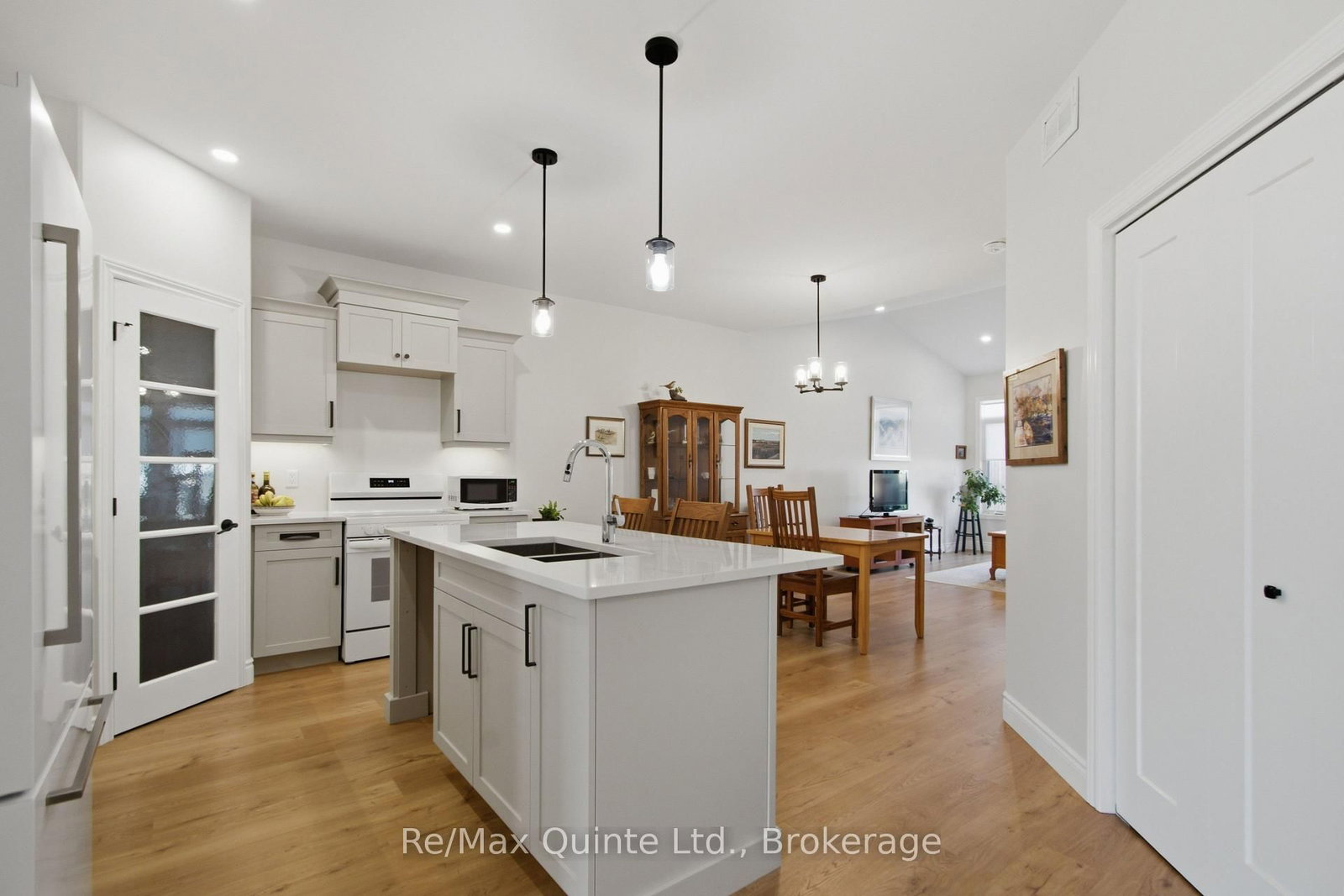 94 Raycroft Drive • Belleville, ON photo 4