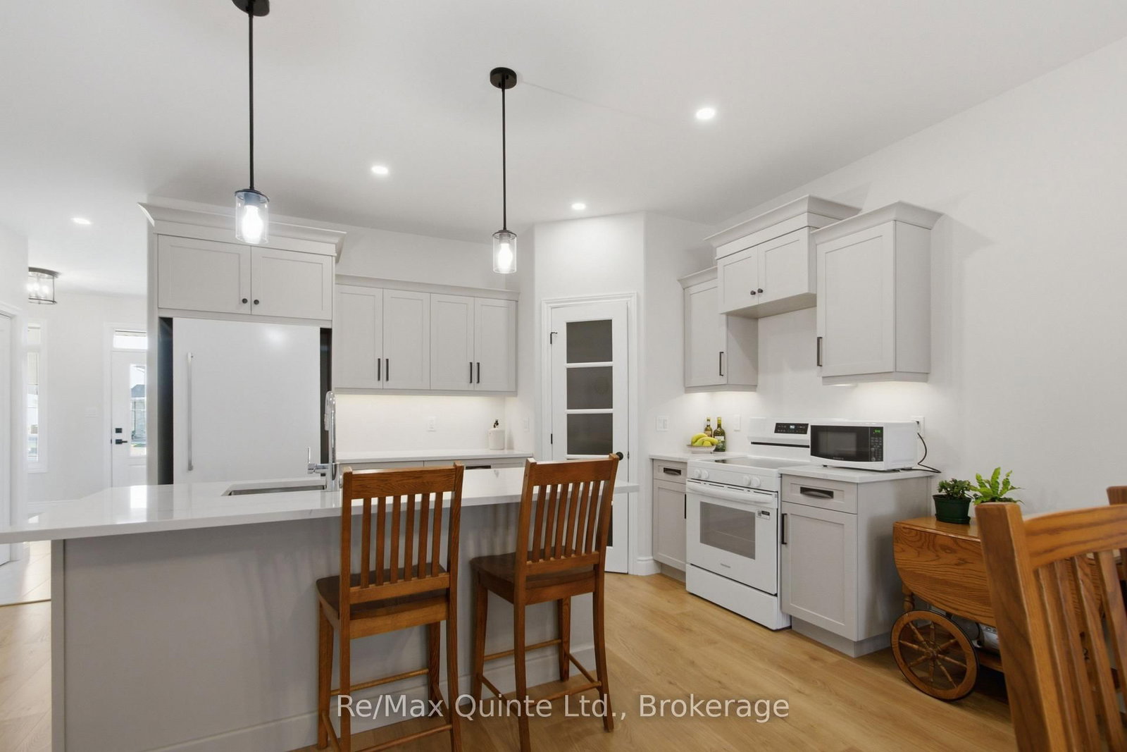 94 Raycroft Drive • Belleville, ON photo 6