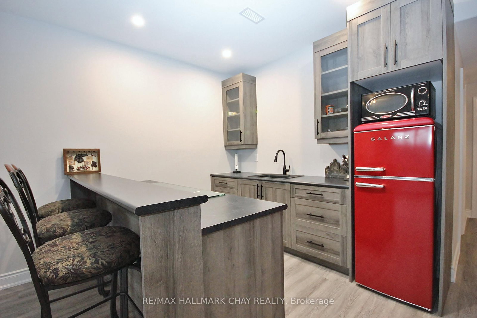37 HILLSIDE Drive • Georgian Bay, ON photo 21