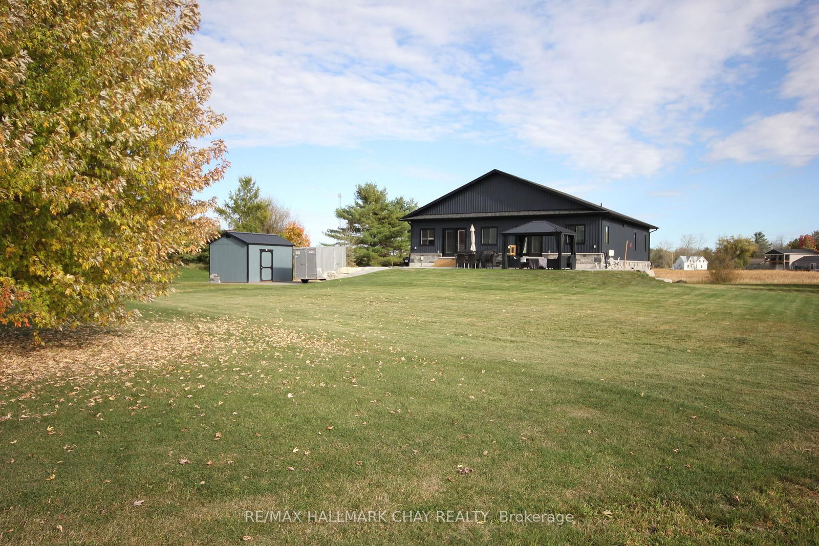 37 HILLSIDE Drive • Georgian Bay, ON photo 32
