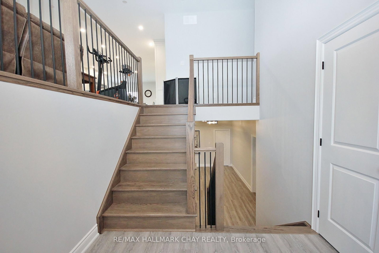 37 HILLSIDE Drive • Georgian Bay, ON photo 5
