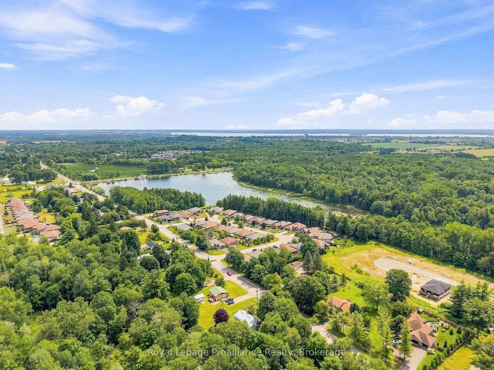 39 Lakewood Crescent • Ingleside, ON photo 2