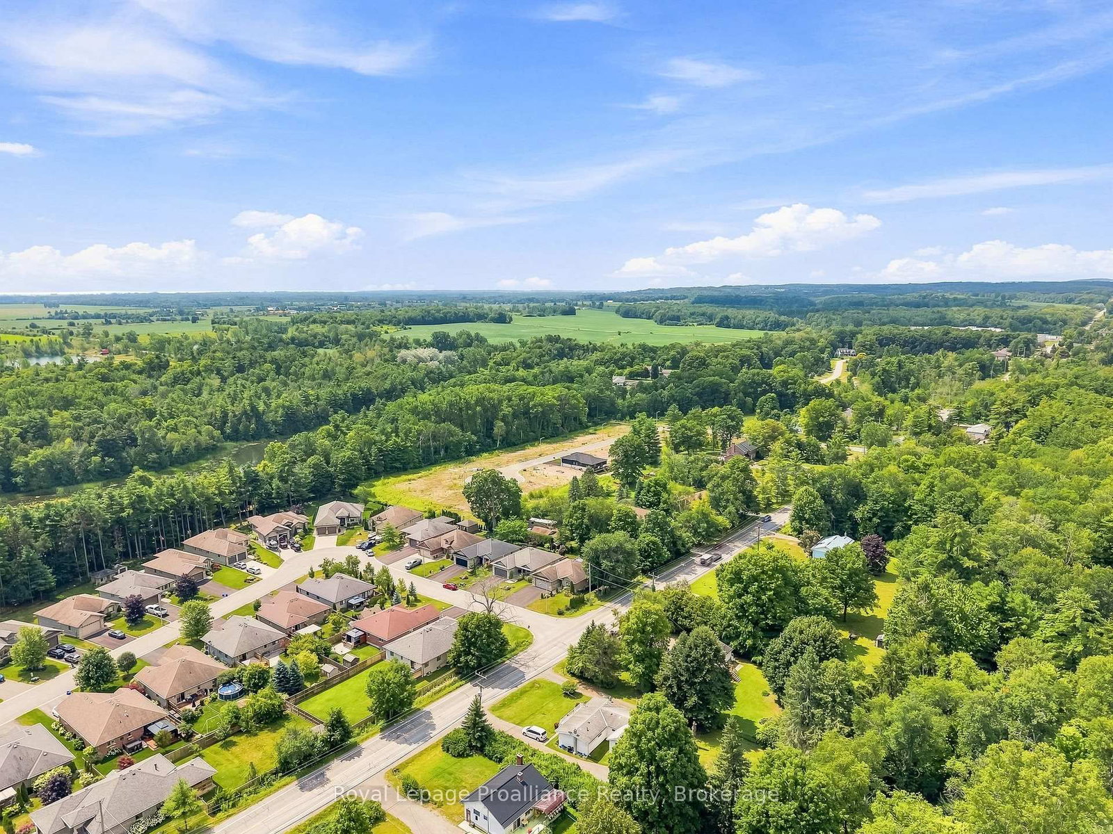 39 Lakewood Crescent • Ingleside, ON photo 3