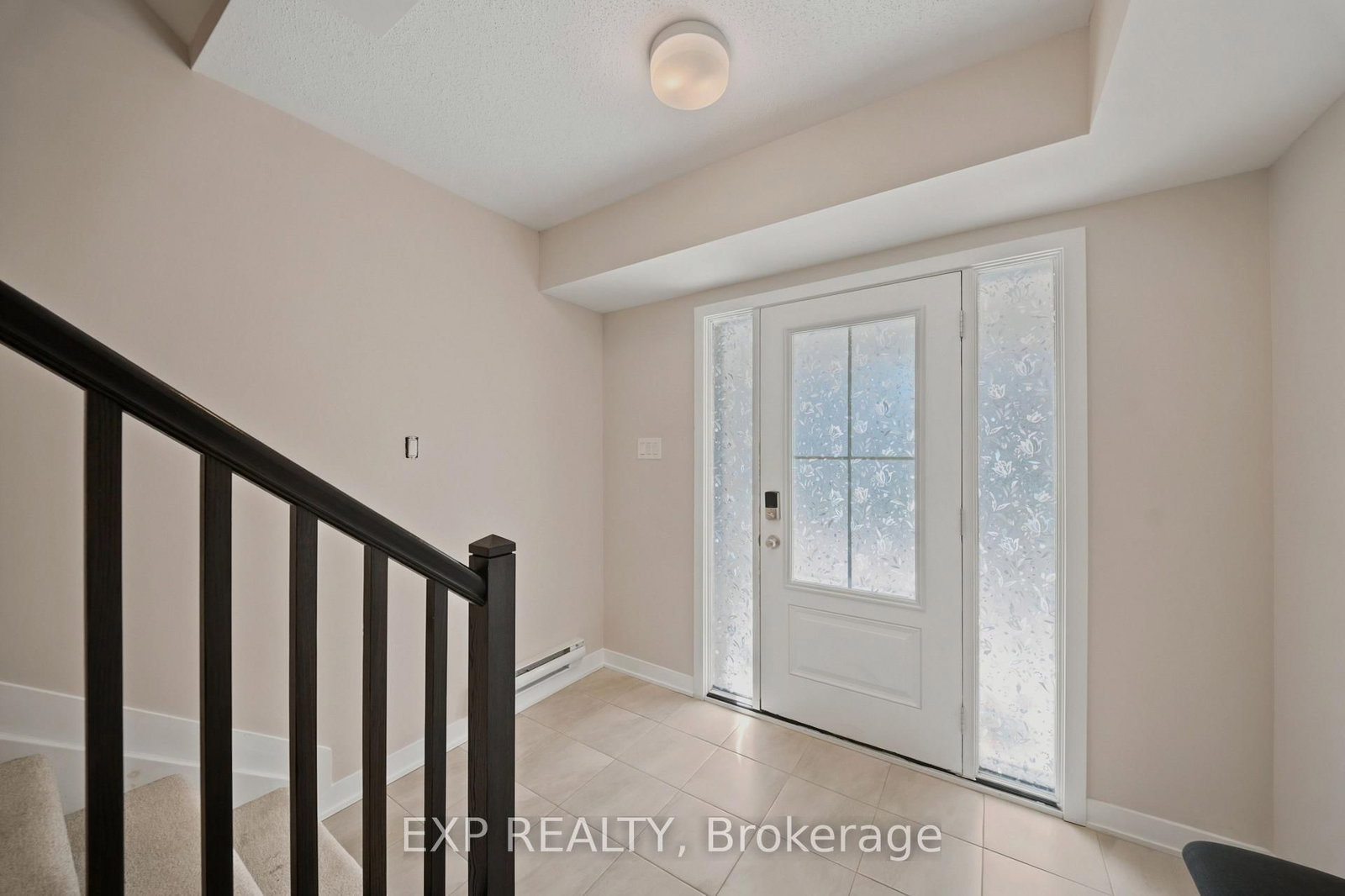 69 Lignite Private • Ottawa, ON photo 2