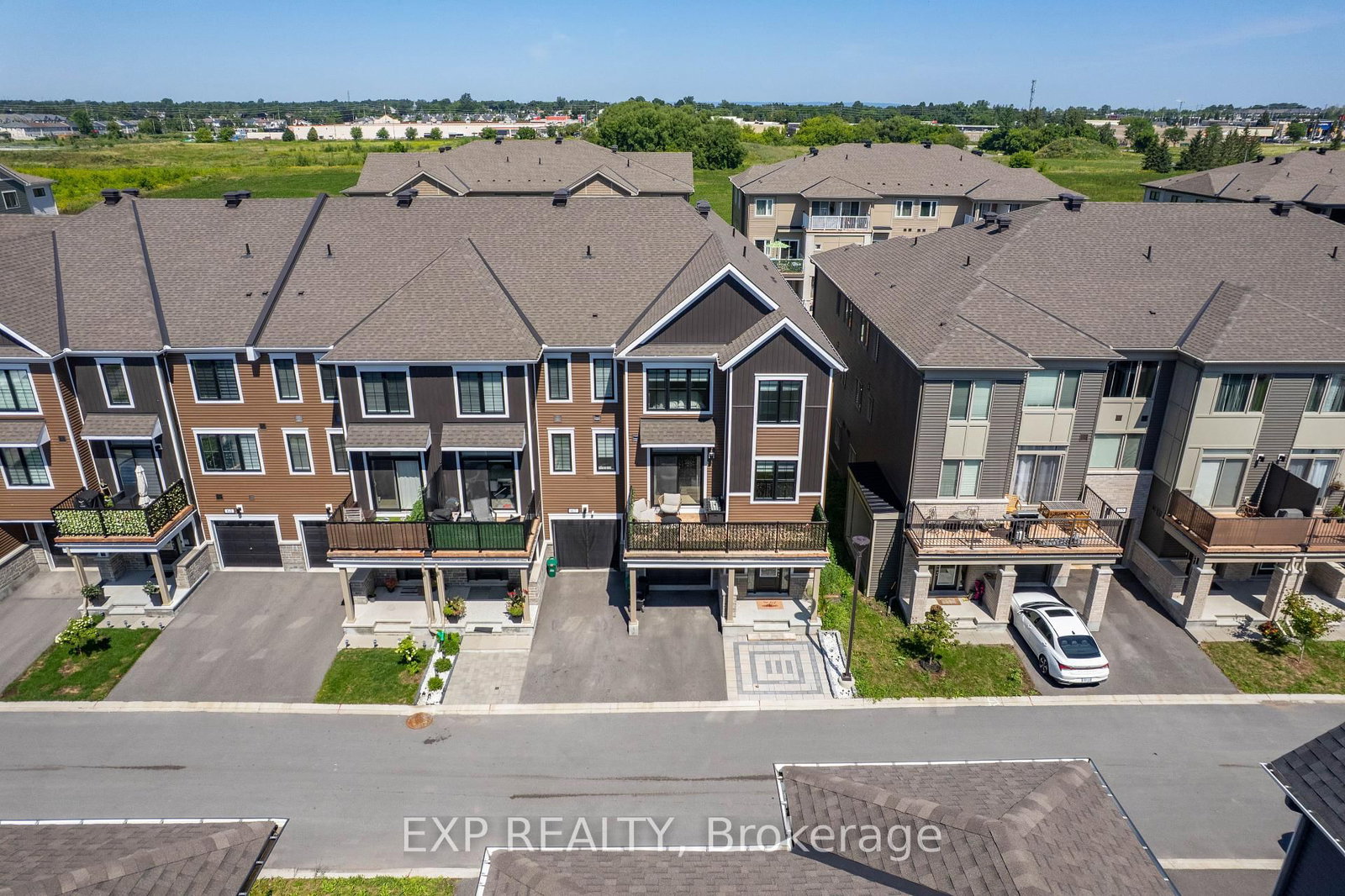 69 Lignite Private • Ottawa, ON photo 31