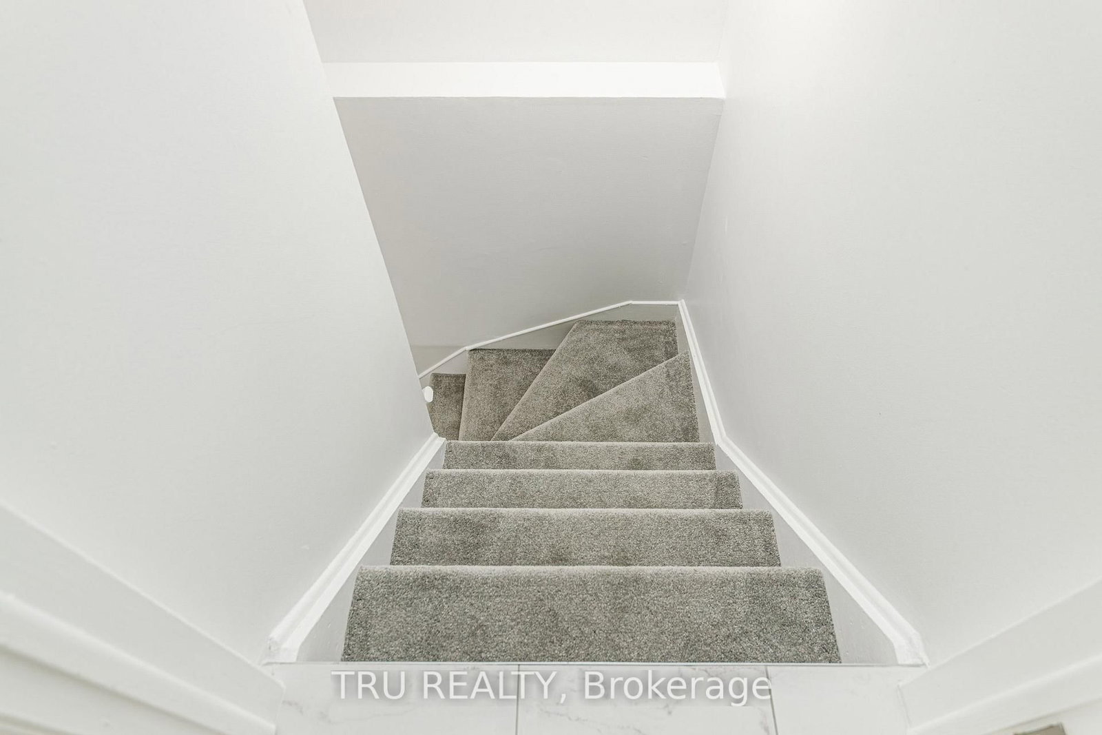 14 Wolfgang Drive • Nepean, ON photo 23