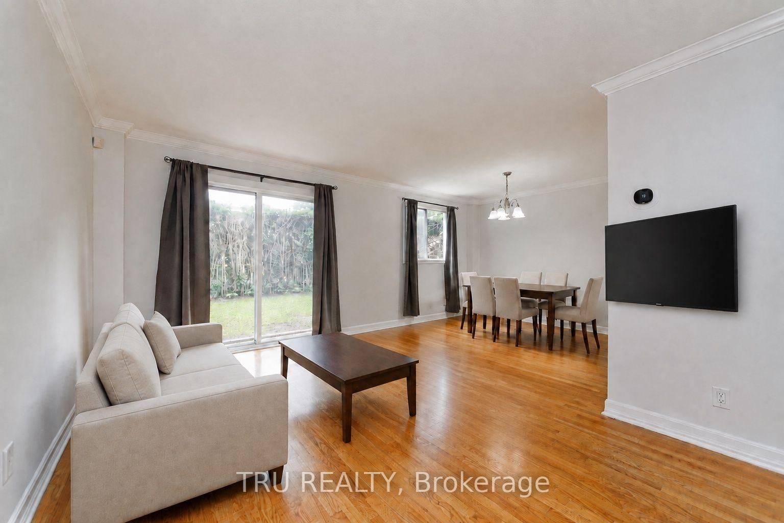 14 Wolfgang Drive • Nepean, ON photo 4