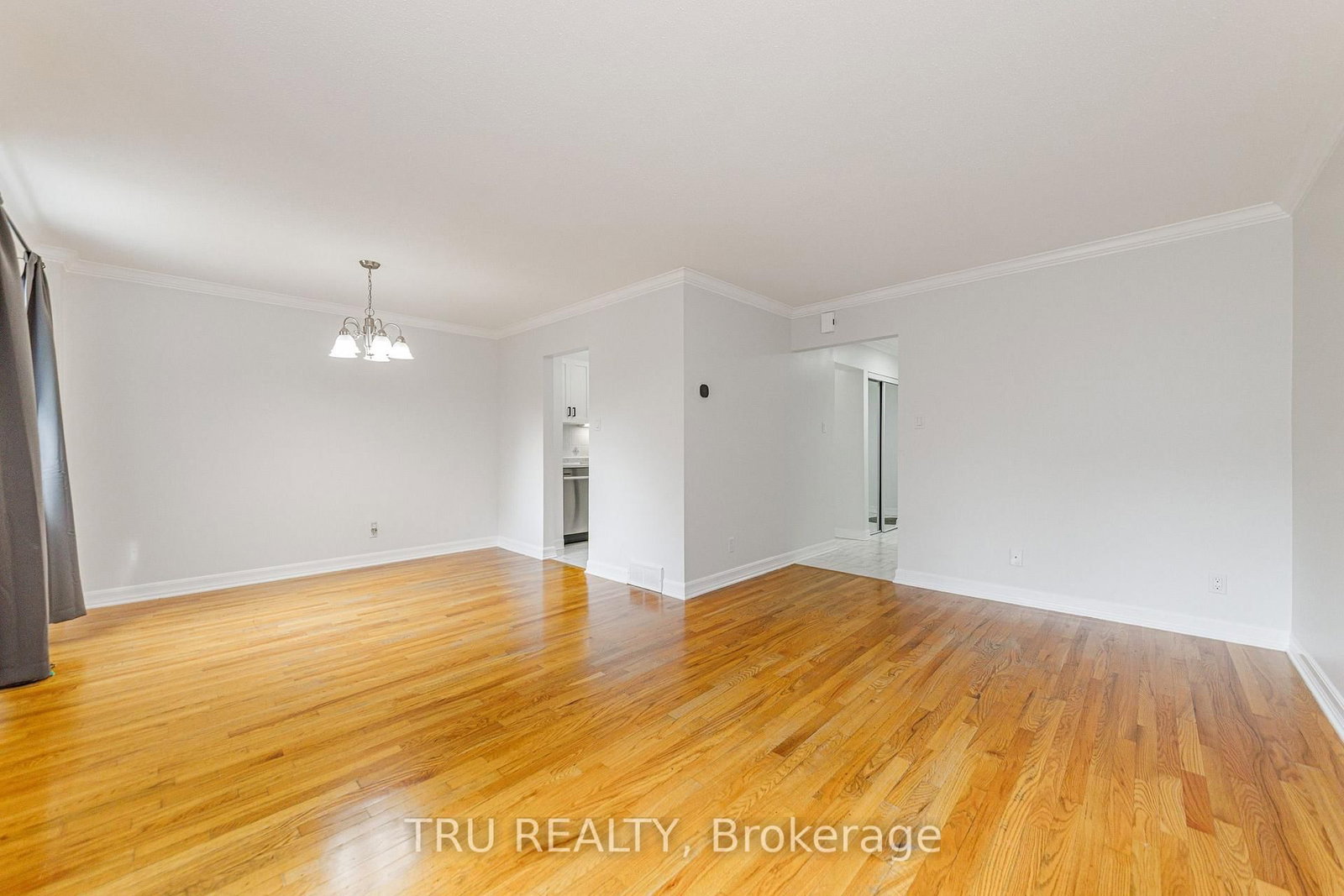 14 Wolfgang Drive • Nepean, ON photo 6