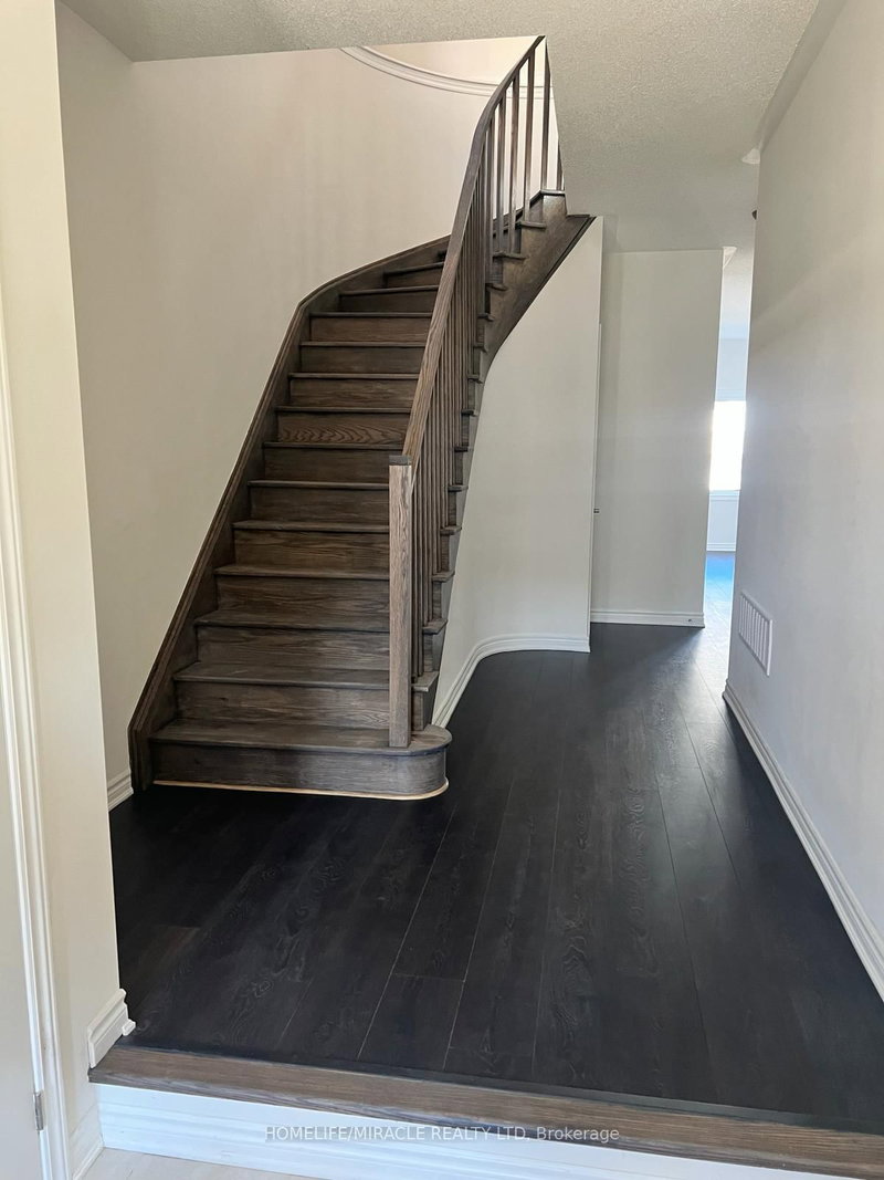 11 Sapphire Way