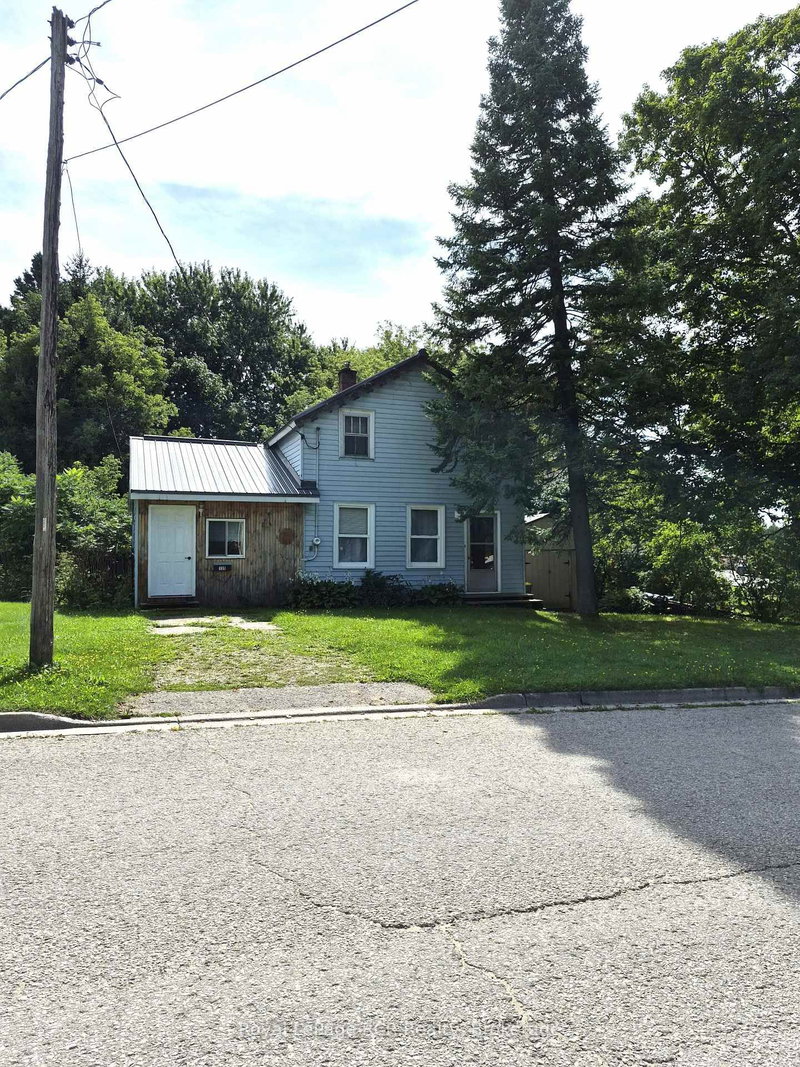 135 Isla St photo 1