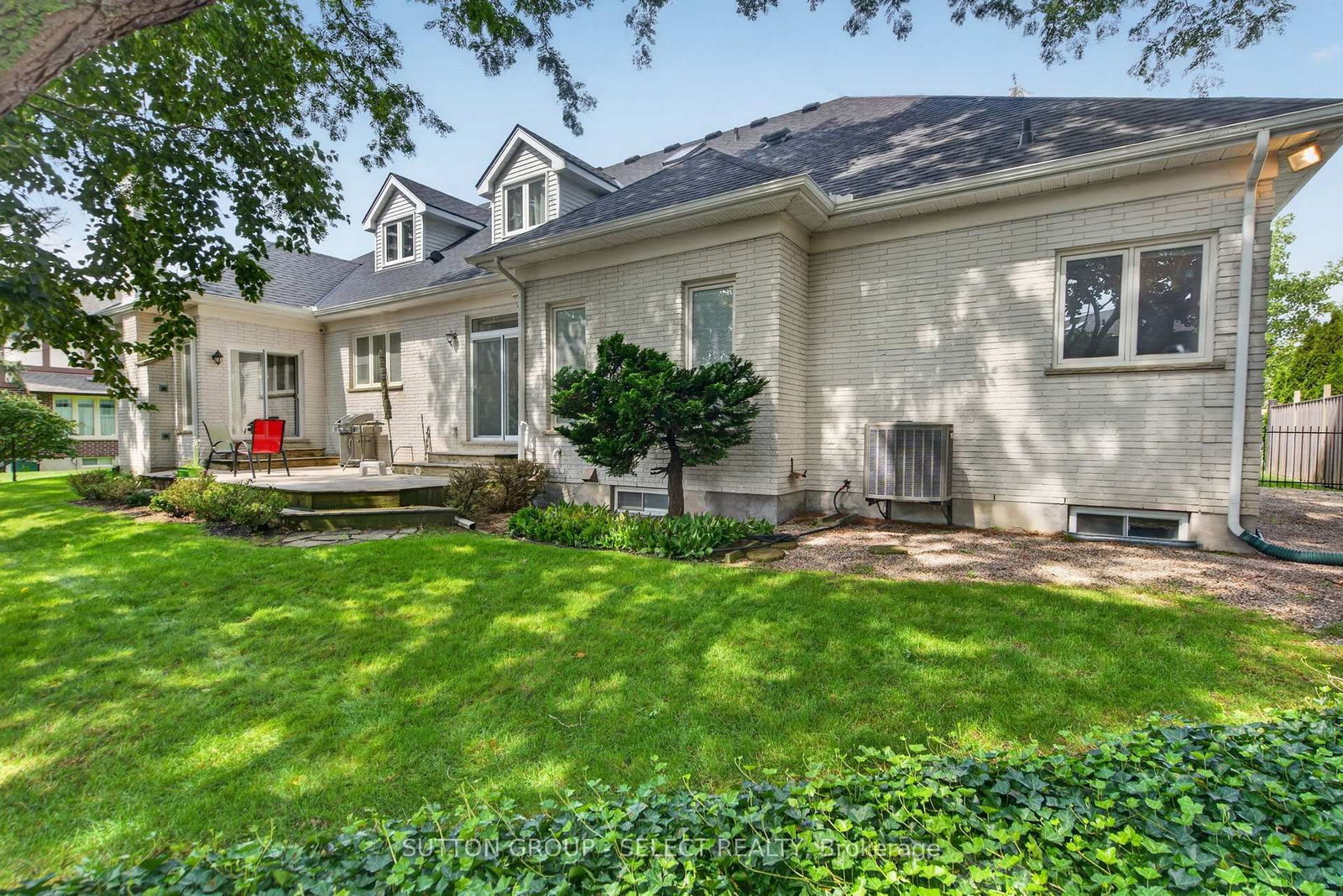 173 WHITEACRES Drive • London North, ON photo 46