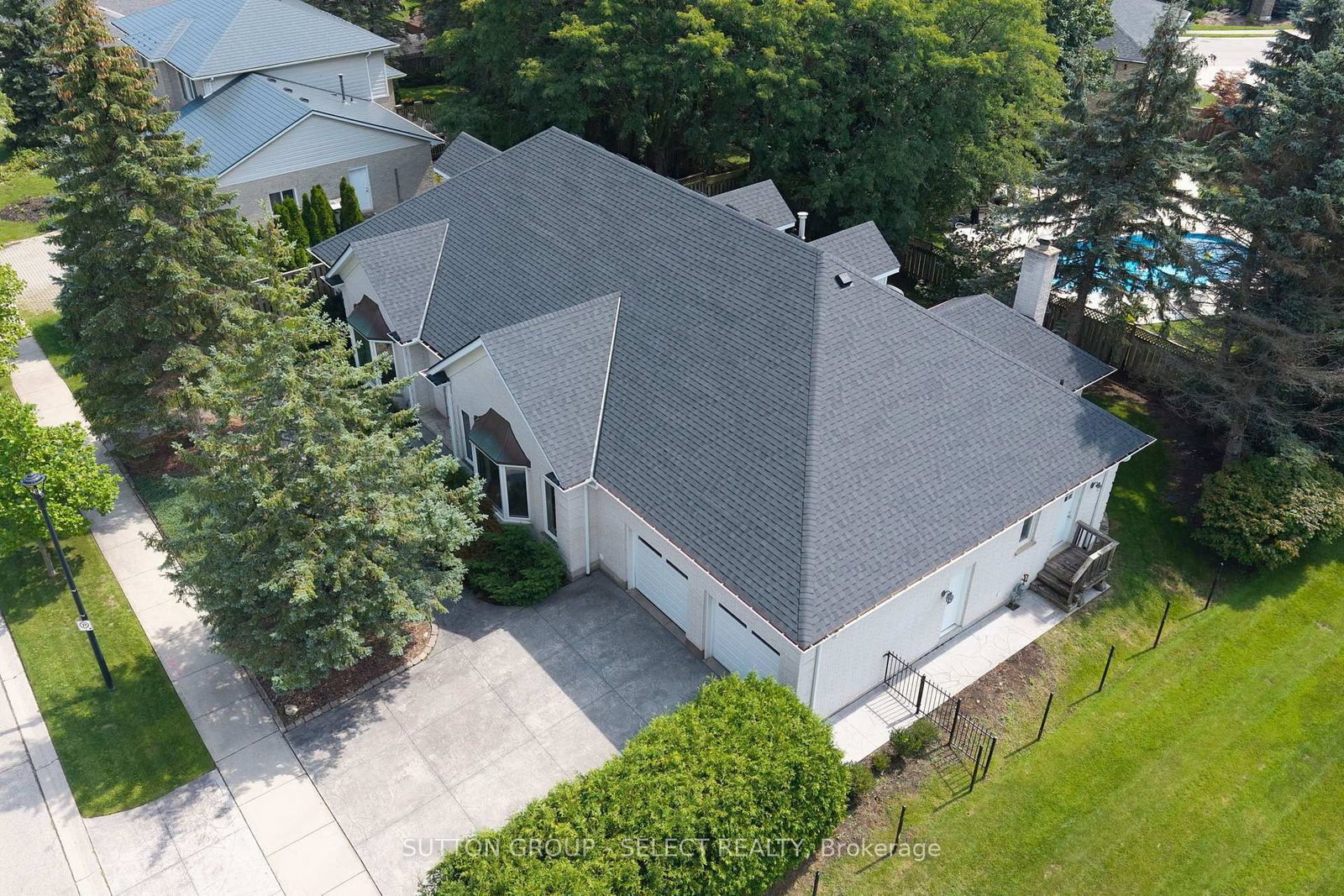 173 WHITEACRES Drive • London North, ON photo 47