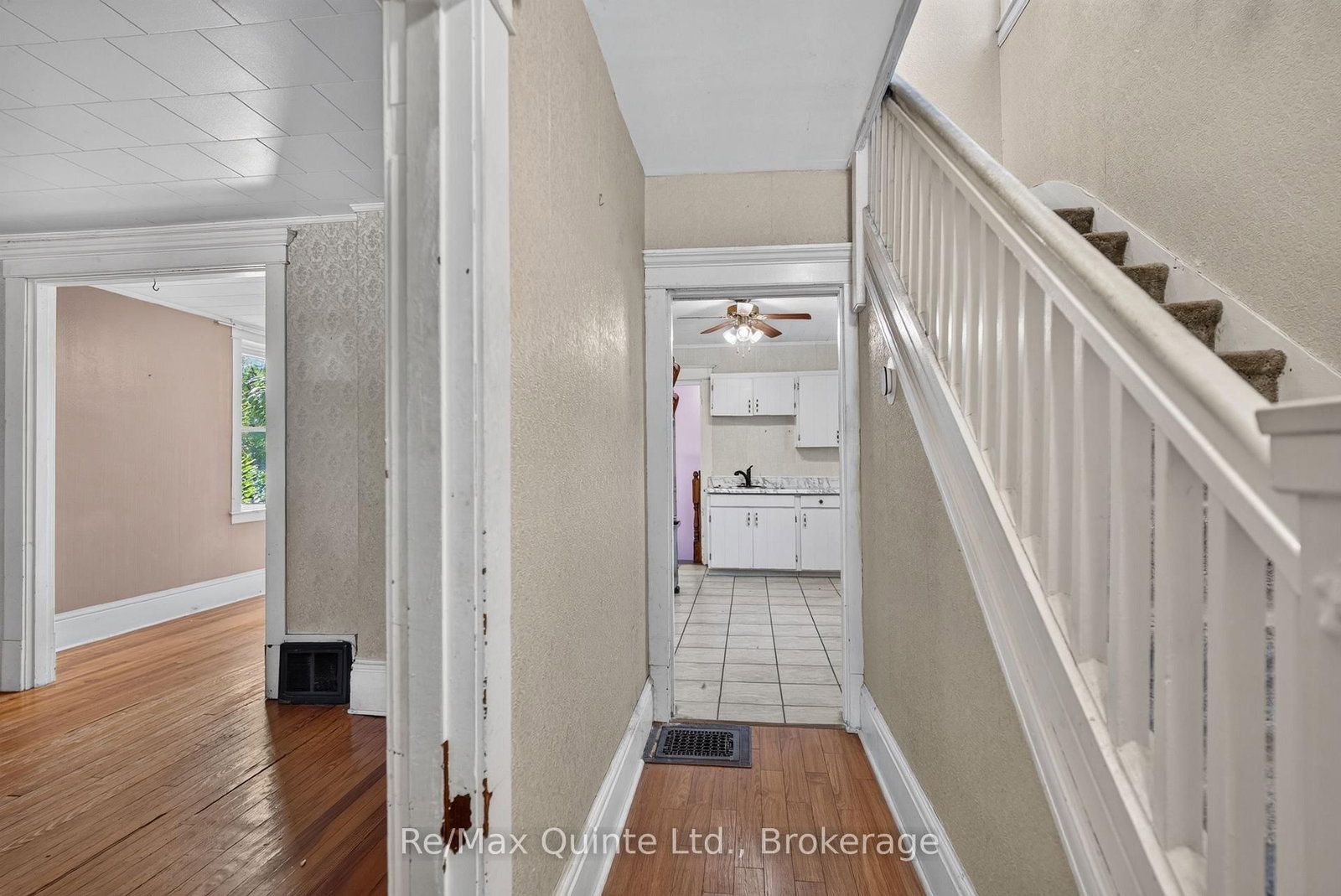 26 Turnbull Street • Belleville, ON photo 5