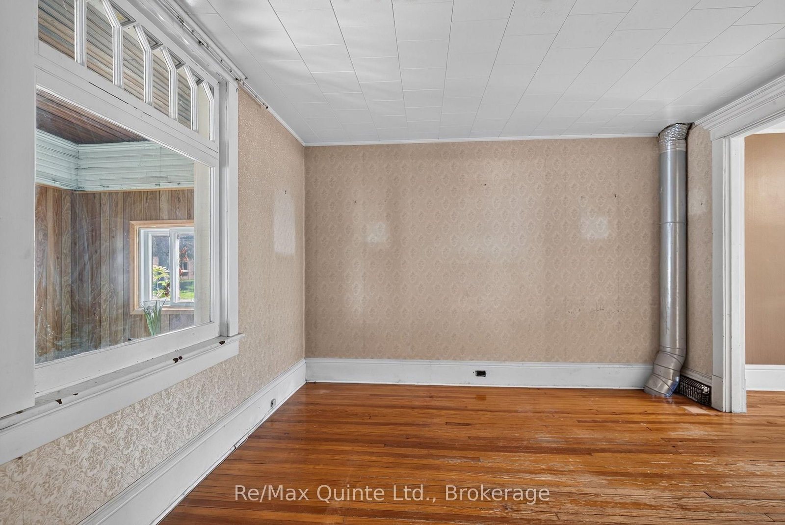 26 Turnbull Street • Belleville, ON photo 6