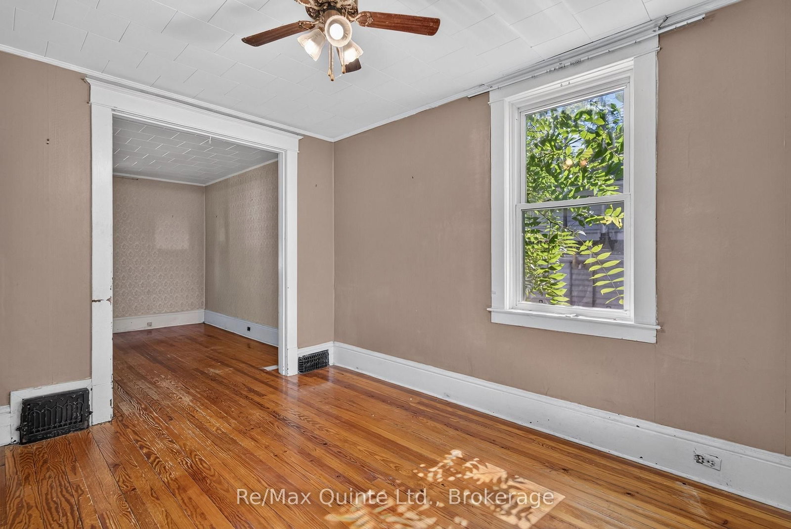 26 Turnbull Street • Belleville, ON photo 8