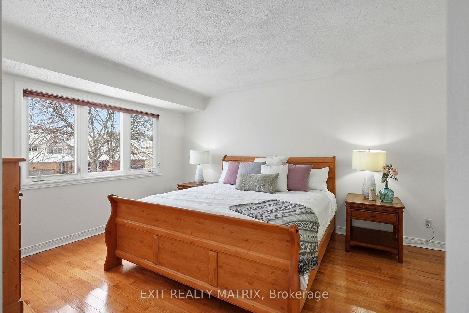 727 Brome Crescent • Ottawa, ON photo 9