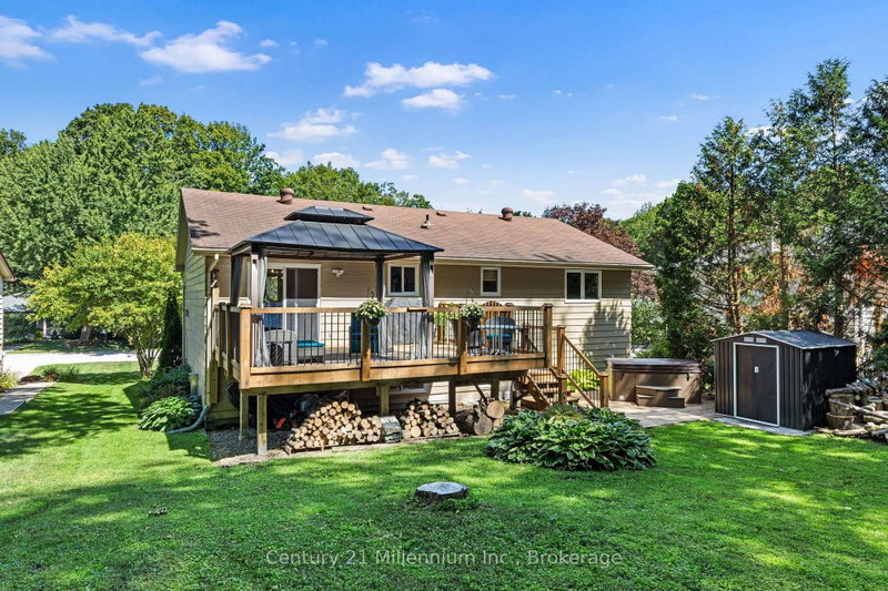 128 PARKLANE Crescent