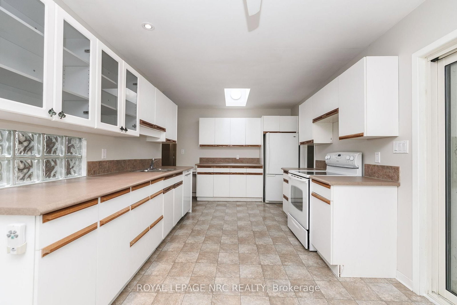206 Parnell Road • St. Catharines, ON photo 16