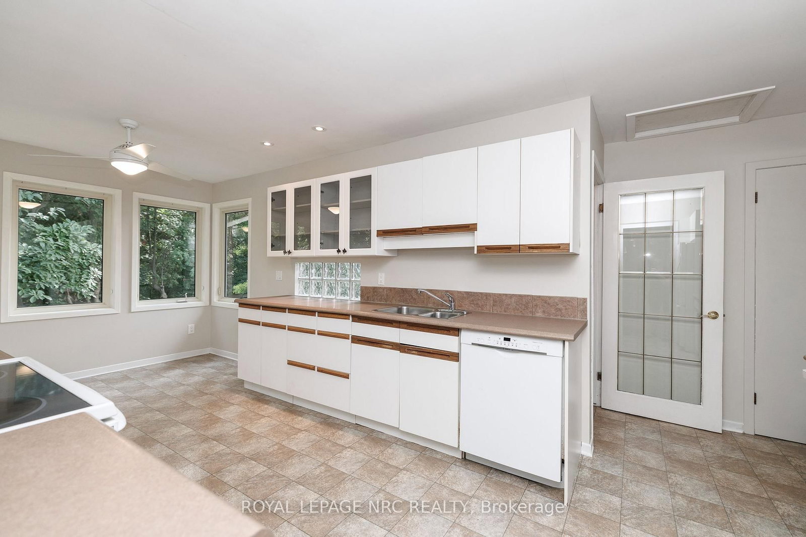 206 Parnell Road • St. Catharines, ON photo 17