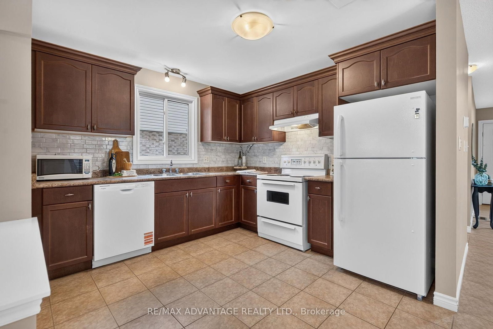 782 Reeves Avenue • London North, ON photo 4