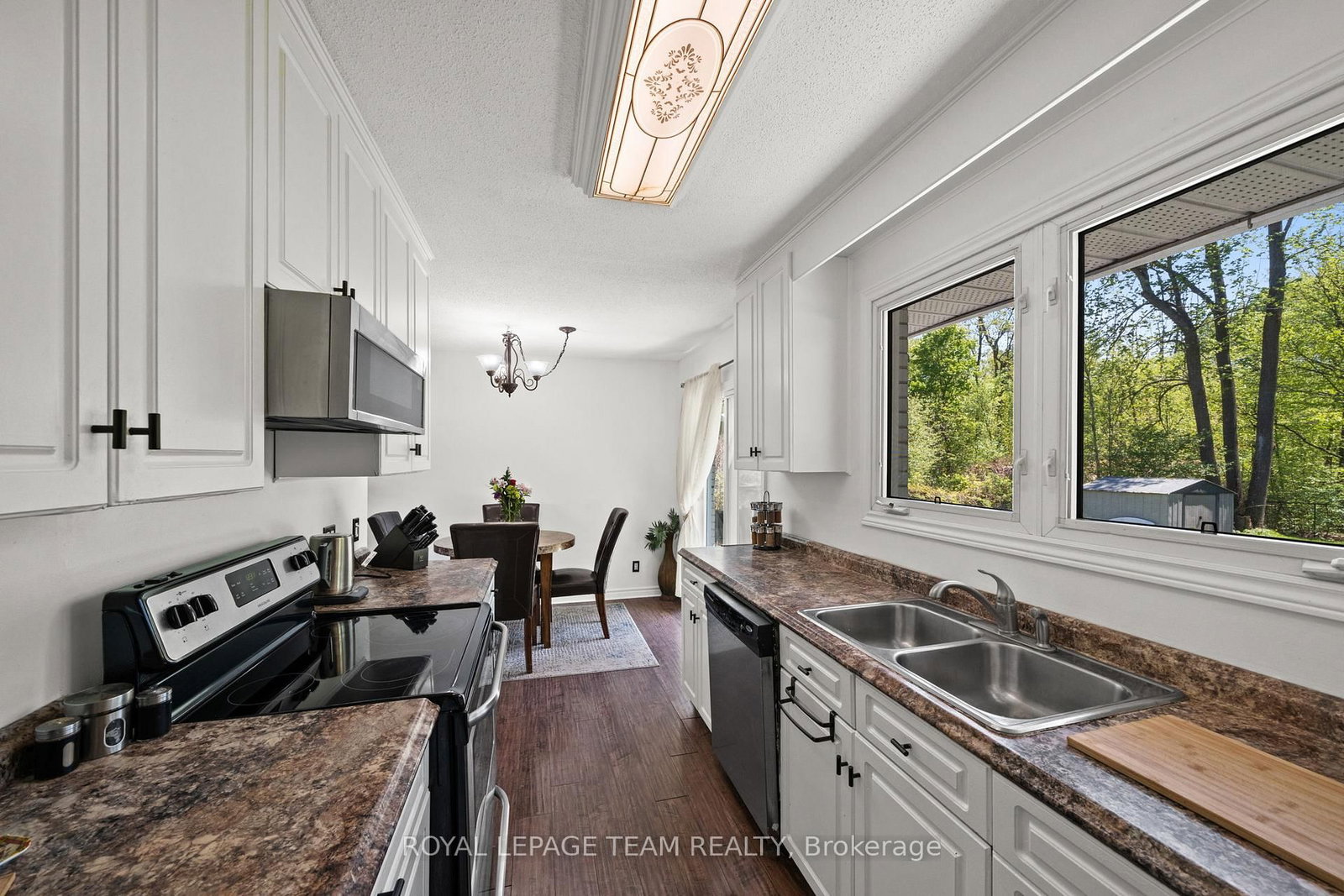 5643 Ficko Crescent • Ottawa, ON photo 10