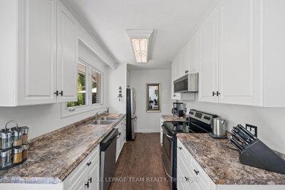 5643 Ficko Crescent • Ottawa, ON photo 9