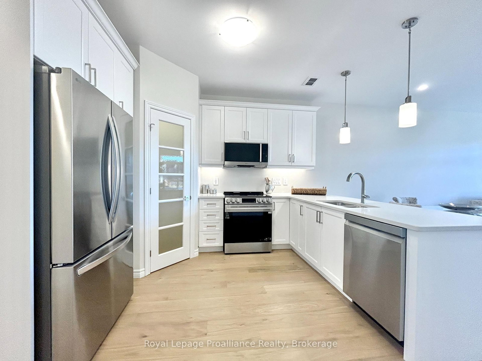 130 Athabaska Drive • Belleville, ON photo 4