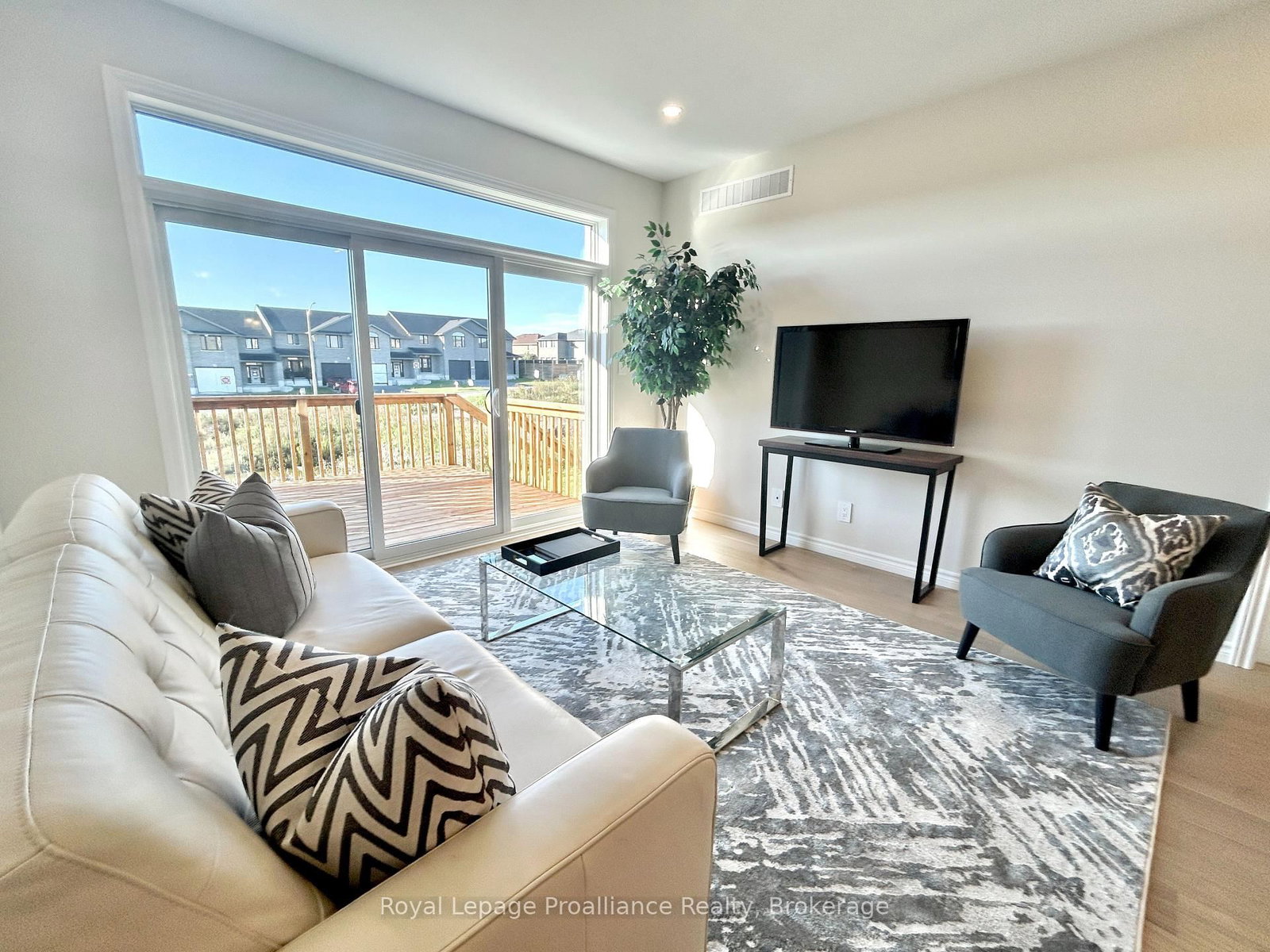 130 Athabaska Drive • Belleville, ON photo 9