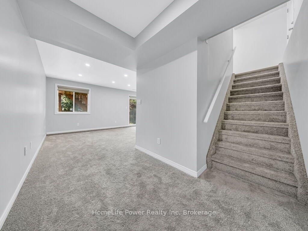 39 Reistview Street • Kitchener, ON photo 28