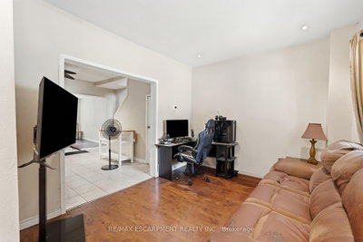 26 Niagara Street • Hamilton, ON photo 3
