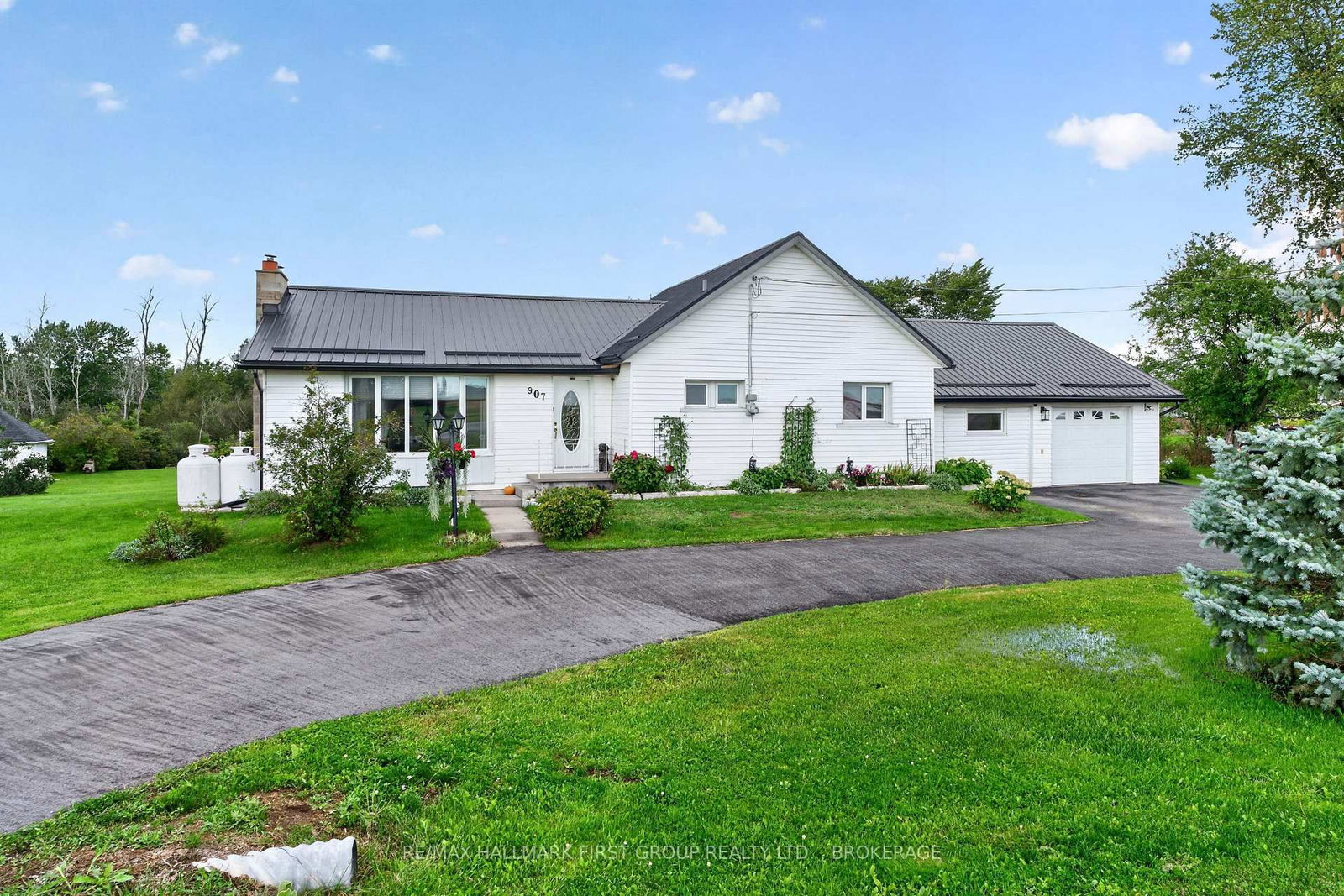 907 Millhaven Road • Bissett Creek, ON photo 1