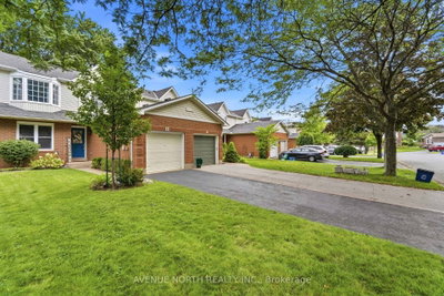 12 Pleasant Grove Terrace • Grimsby, ON photo 2