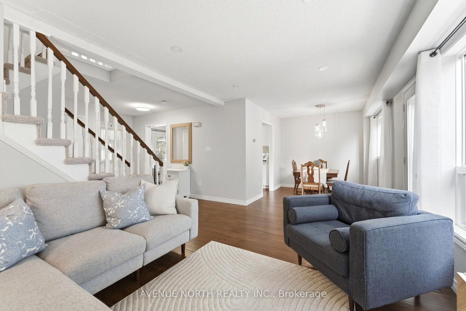 12 Pleasant Grove Terrace • Grimsby, ON photo 6
