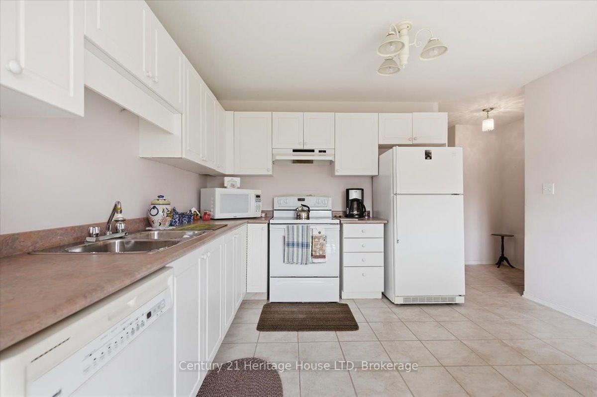 210 Oakcrest Avenue • Welland, ON photo 13