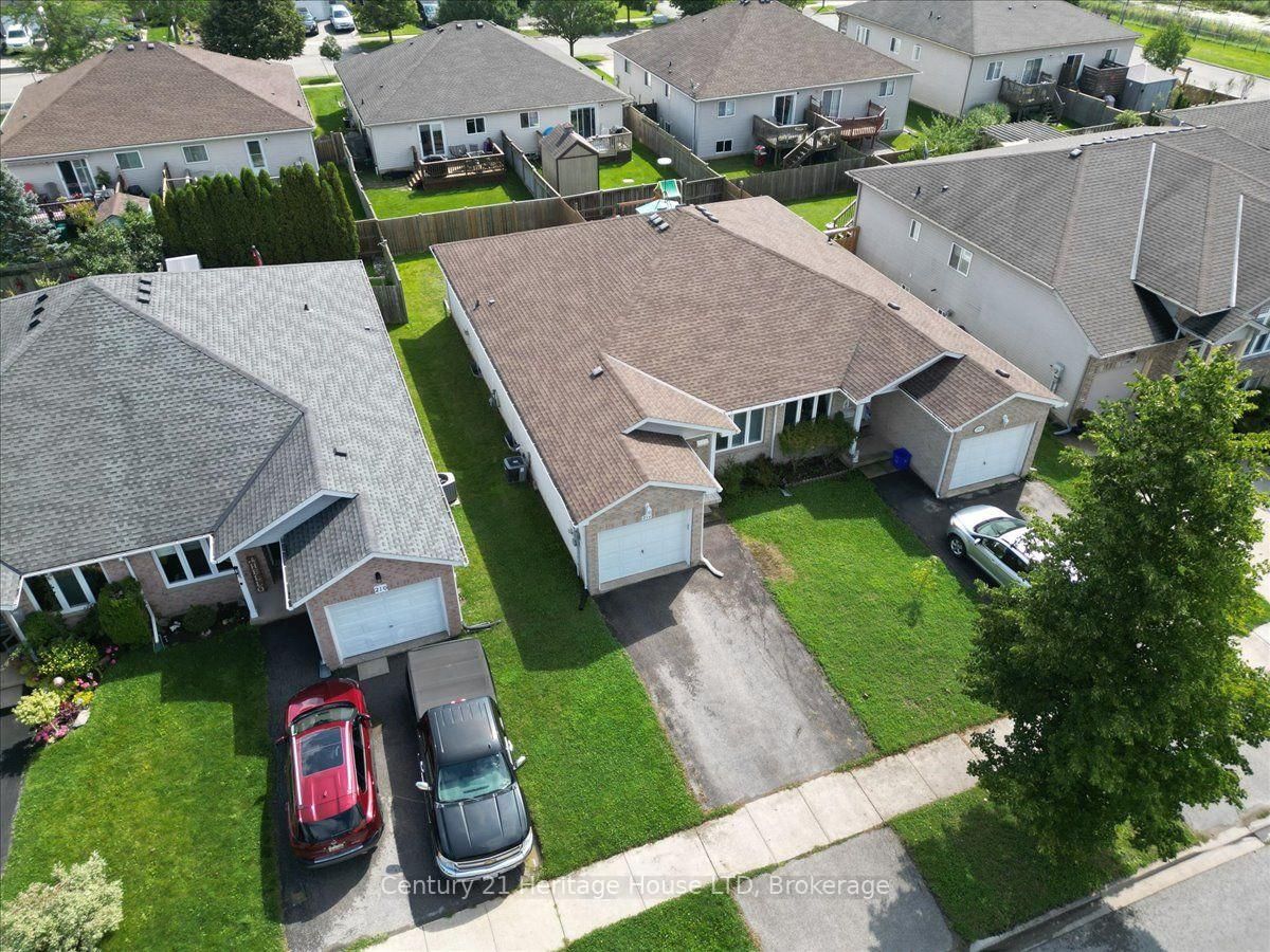 210 Oakcrest Avenue • Welland, ON photo 33